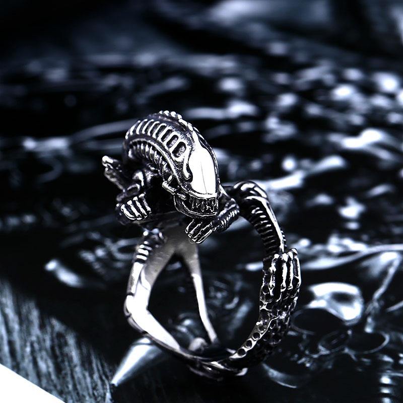 Alien Xenomorph Ring -