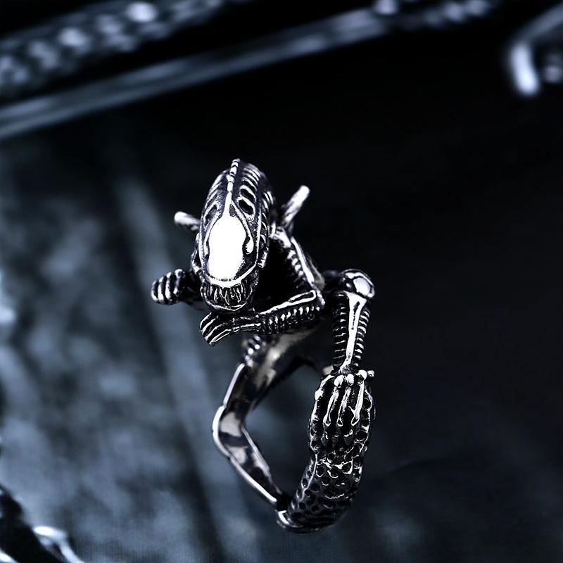 Alien Xenomorph Ring -
