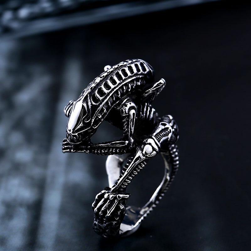 Alien Xenomorph Ring -