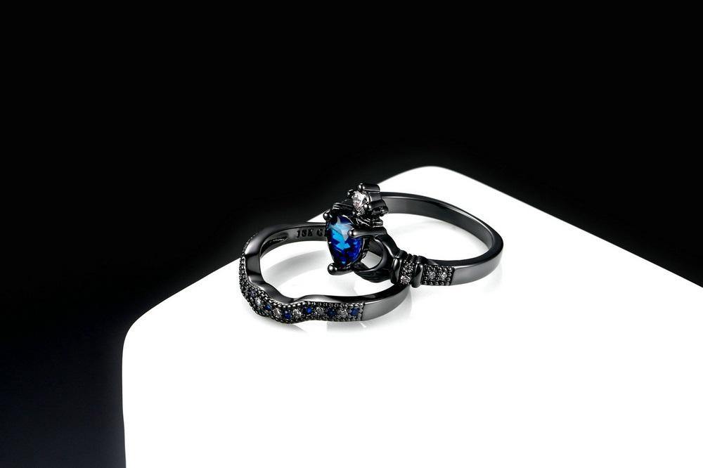 Heart &amp; Crown Black Gold Ring Set -